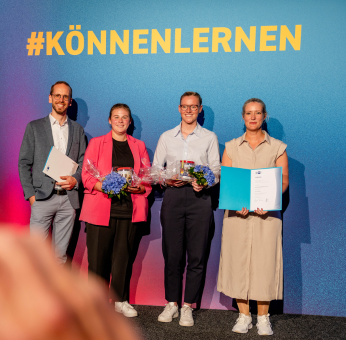 zwei unserer auszubildenden schlossen 2024 ihre pruefungen als jahrgangsbeste ab, herzlichen glueckwunsch, wir sind sehr stolz auf euch